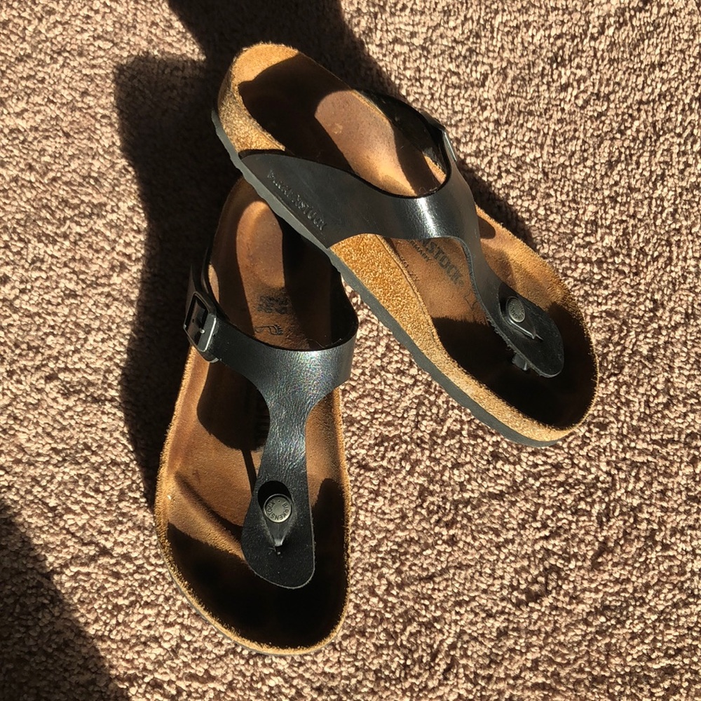 Black Birkenstock Women's Gizeh Sandal size 39